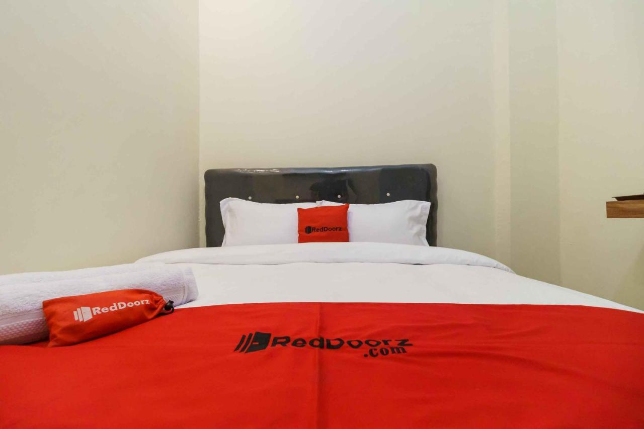 Reddoorz Syariah Near Lubang Jepang Bukittinggi Hotel Exterior photo